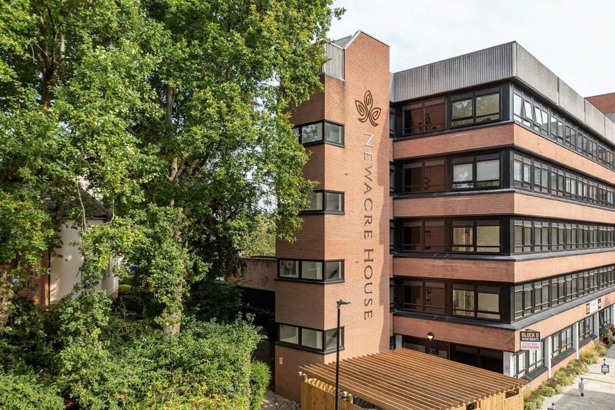 Modern Studio Apartment In East Grinstead Kültér fotó
