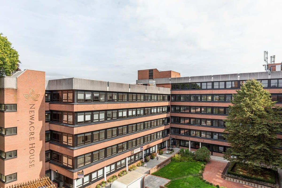 Modern Studio Apartment In East Grinstead Kültér fotó